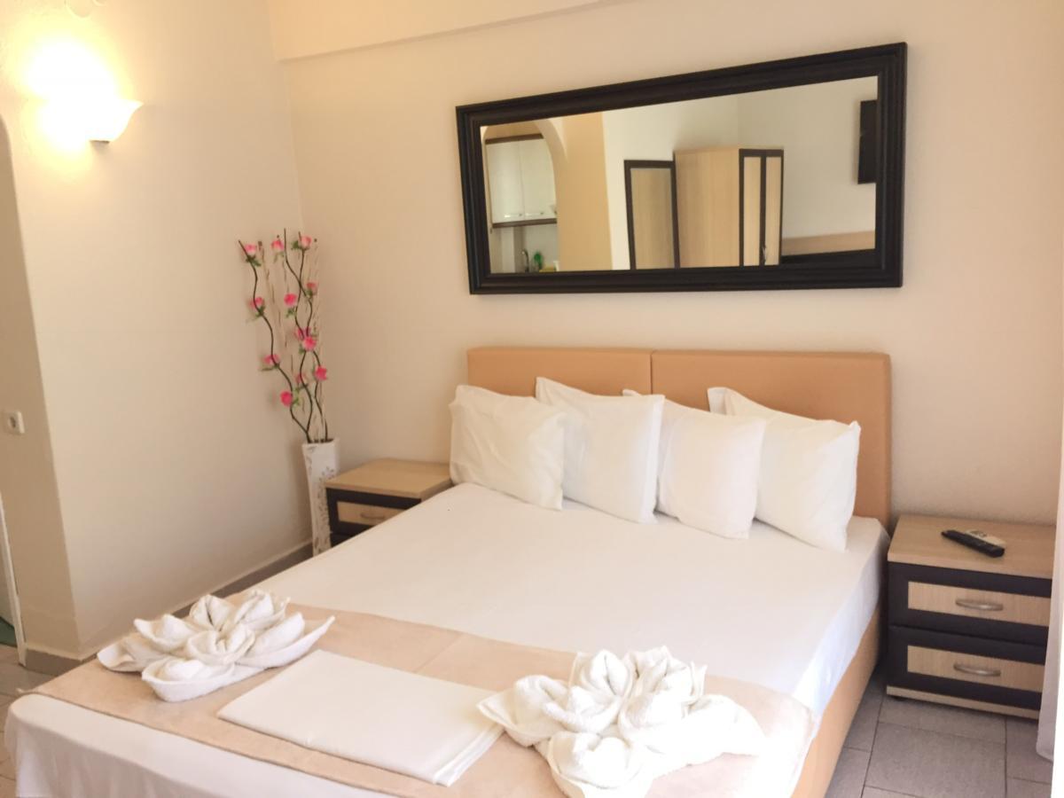 Hotel Alexandros II Toroni Eksteriør billede